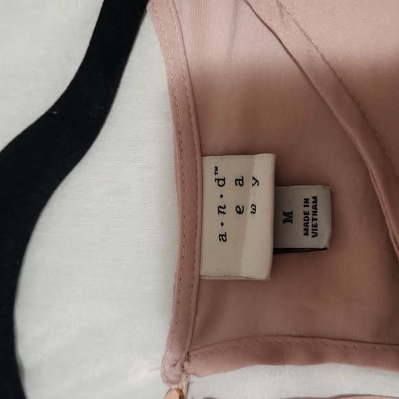 blouse a.n.d ea wy size M - Picture 2 of 4